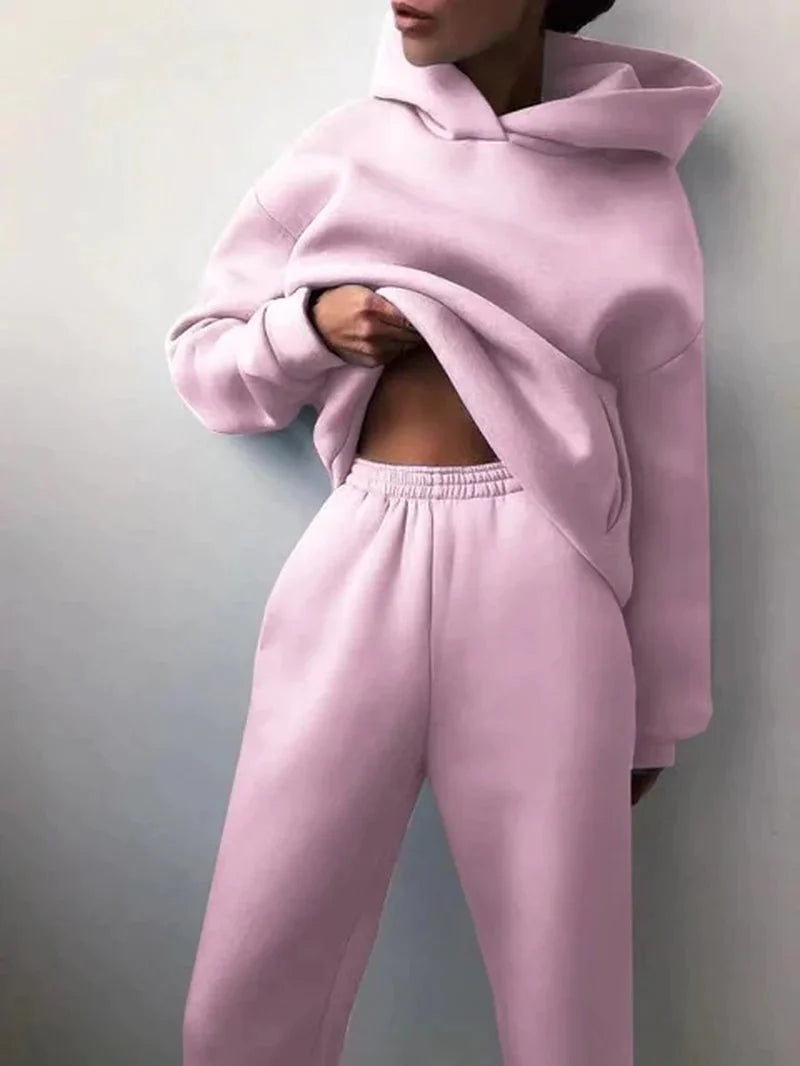 Stay Cozy, Stay Stylish β The Ultimate Two-Piece Tracksuit Set