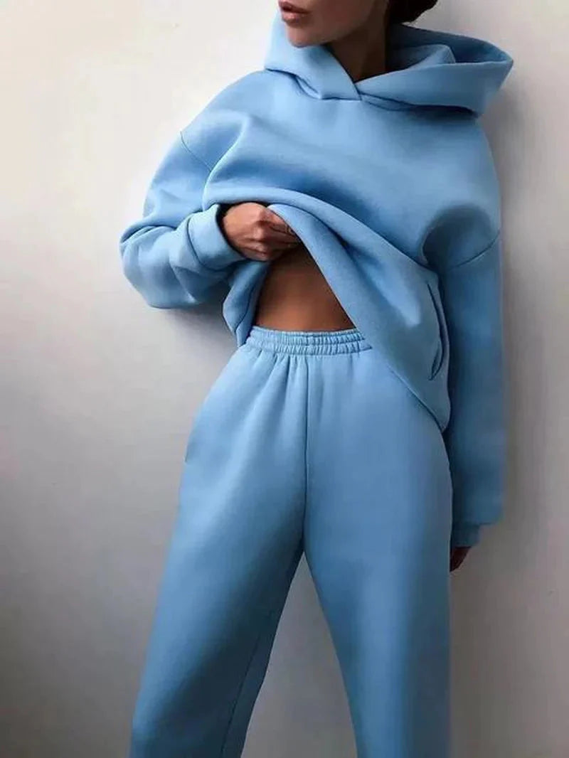 Stay Cozy, Stay Stylish β The Ultimate Two-Piece Tracksuit Set